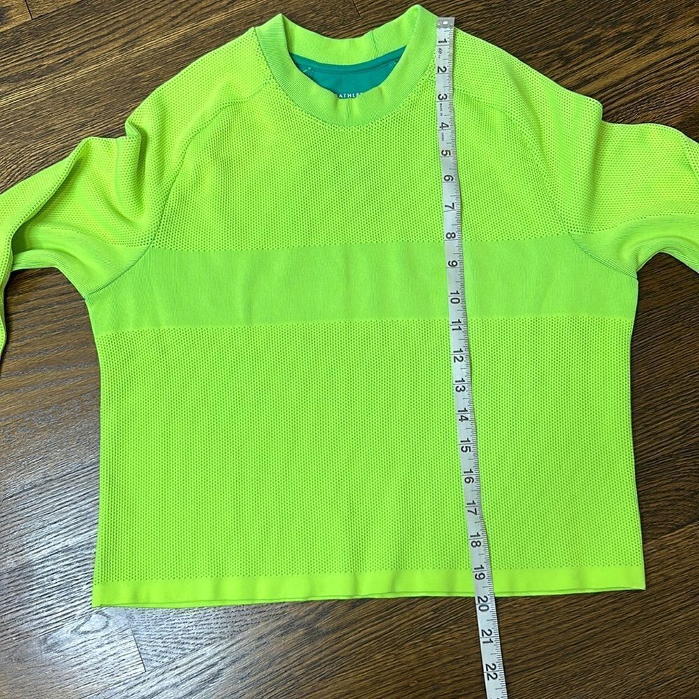 Athleta Turbo Seamless Cropped Crewneck in Neon Green - Size Small - Picture 6 of 7